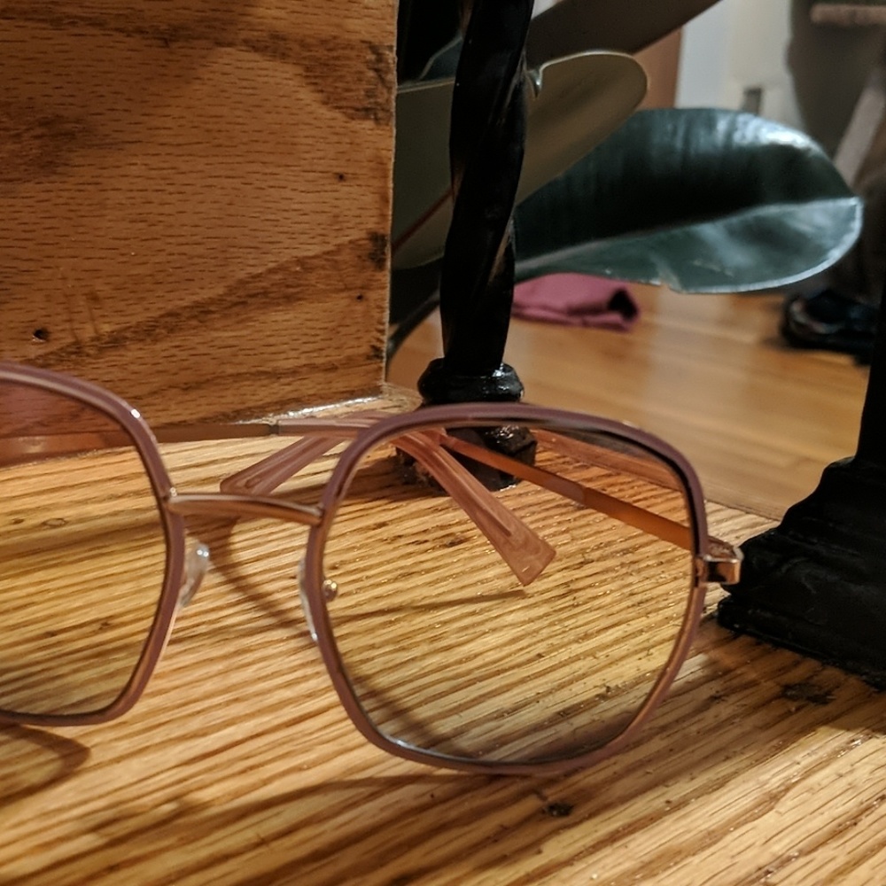 Jessica Simpson sunglasses